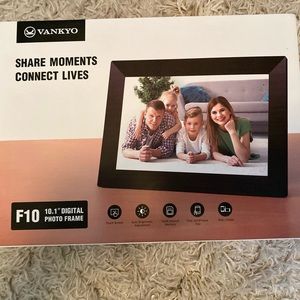 NEW! 10.1 inch Digital Photo Frame